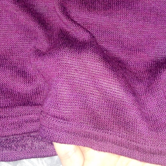 H&M Maroon Long Sleeve - Picture 4 of 4